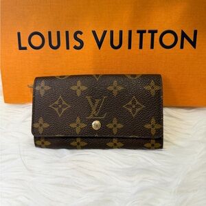 Louis Vuitton Small Sara style Monogram wallet